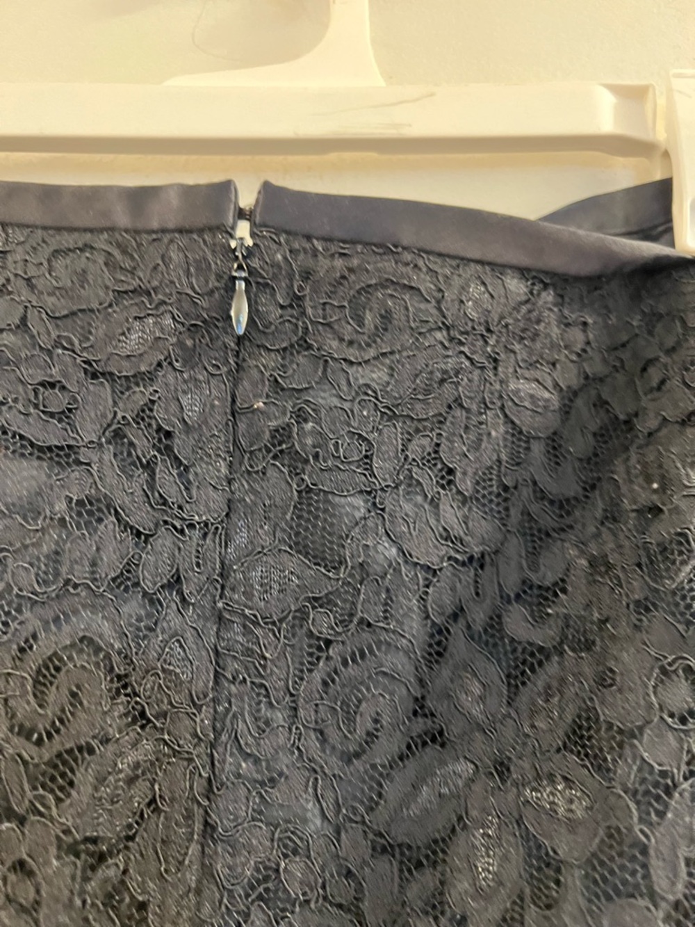 Ann Taylor Loft Floral Black LACE PENCIL SKIRT - Picture 5 of 13